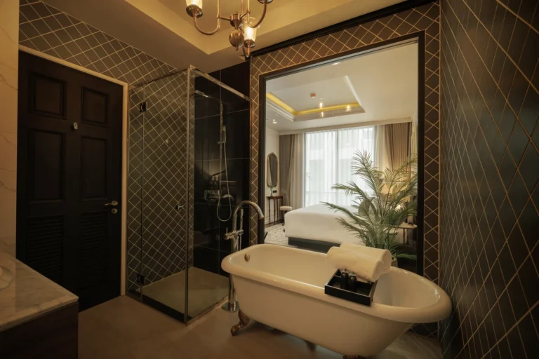 urban-suite-nimman-luxury-hotel-700
